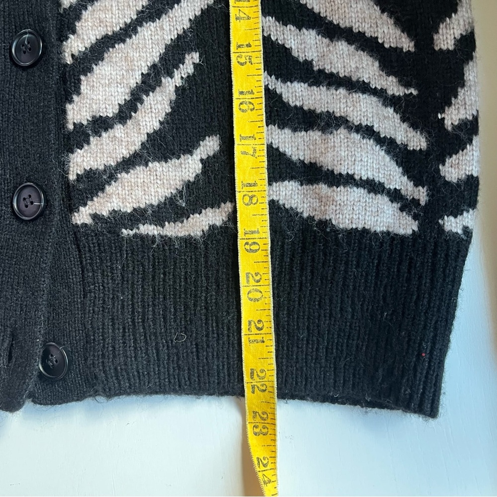 Evereve - Wyatt Cardigan Sweater - black/latte - size S - Picture 13 of 13